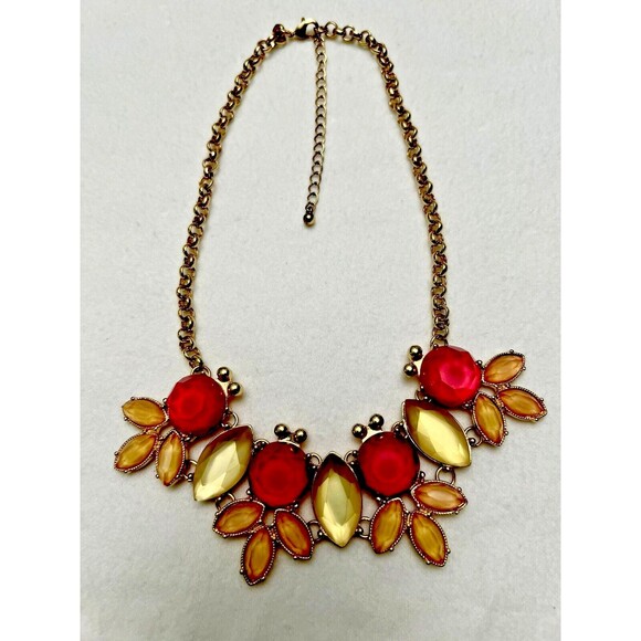 Traci Lynn Fashion Jewelry Fuschia Necklace Goldtone Adjustable Chain - Picture 2 of 5